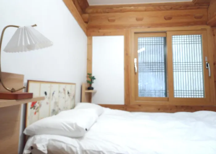 Villa Traditional Family Hanok, Moonlight Fragrance Seúl