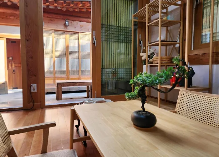 Traditional Family Hanok, Moonlight Fragrance Villa *