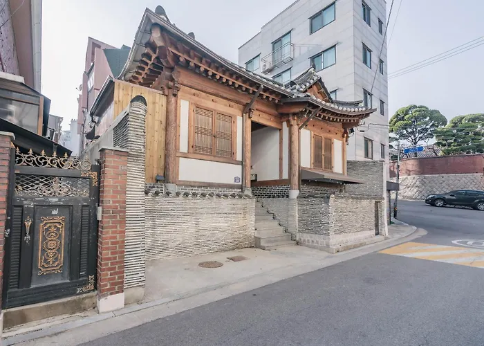 Villa Traditional Family Hanok, Moonlight Fragrance *