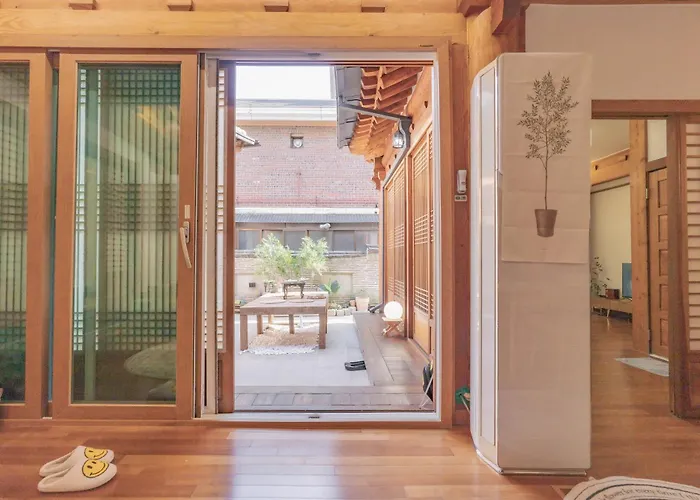 Traditional Family Hanok, Moonlight Fragrance Villa *