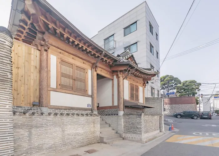 Villa Traditional Family Hanok, Moonlight Fragrance *