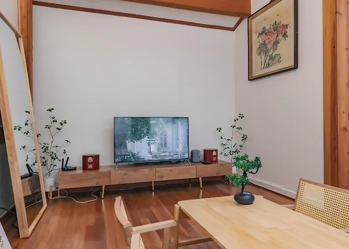 Traditional Family Hanok, Moonlight Fragrance Seúl
