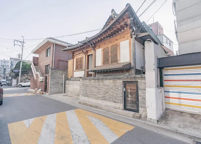 Traditional Family Hanok, Moonlight Fragrance