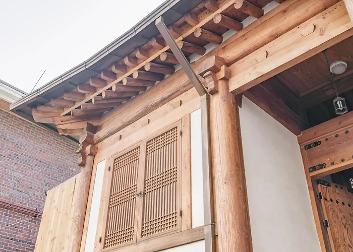 Traditional Family Hanok, Moonlight Fragrance Seúl