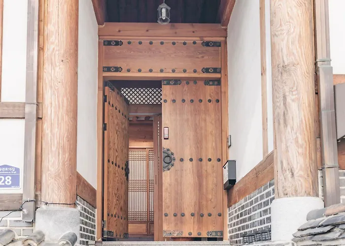 Traditional Family Hanok, Moonlight Fragrance Villa