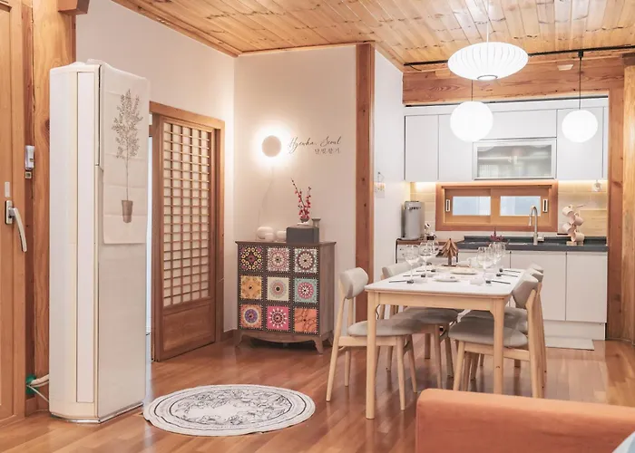 Traditional Family Hanok, Moonlight Fragrance Villa *