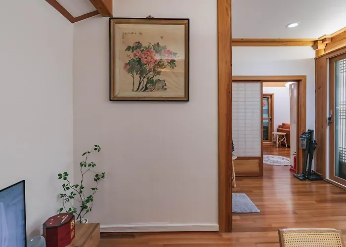 Villa Traditional Family Hanok, Moonlight Fragrance Seúl