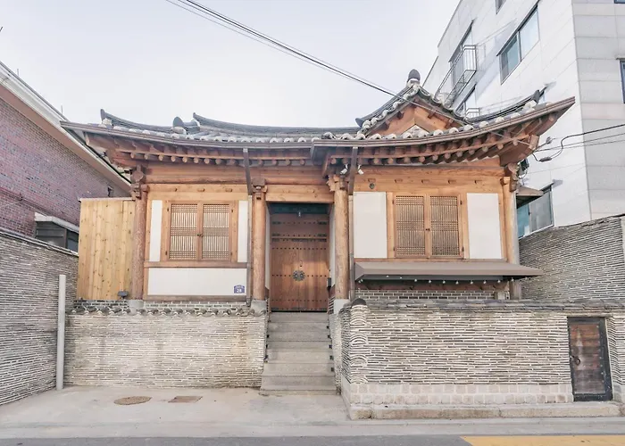 Traditional Family Hanok, Moonlight Fragrance