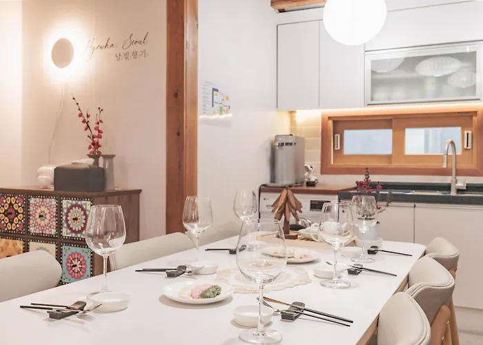 Traditional Family Hanok, Moonlight Fragrance
