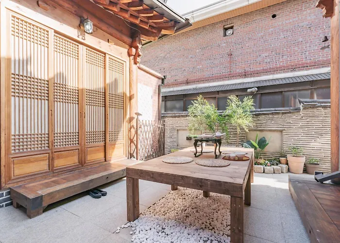 Villa Traditional Family Hanok, Moonlight Fragrance *