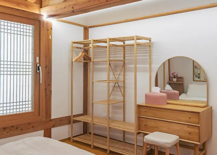 Traditional Family Hanok, Moonlight Fragrance