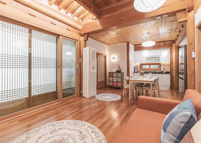 Villa Traditional Family Hanok, Moonlight Fragrance