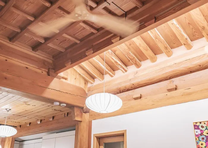 Traditional Family Hanok, Moonlight Fragrance Seúl