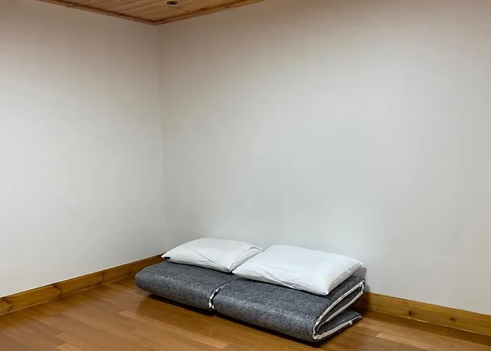 Traditional Family Hanok, Moonlight Fragrance